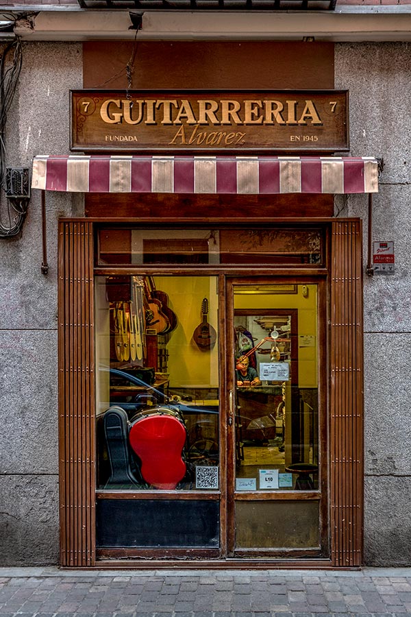 Comercios Históricos de Madrid | Plaza Santa Ana - Las Letras